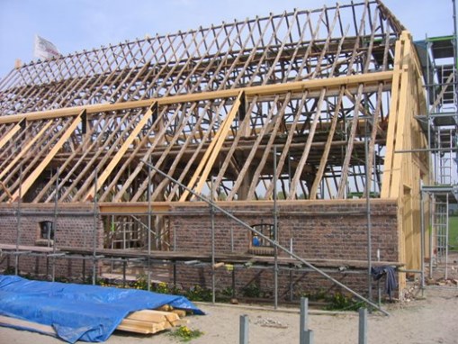 Aanbrengen constructie verstigingen, behoud van droogrekken en sporenkap  